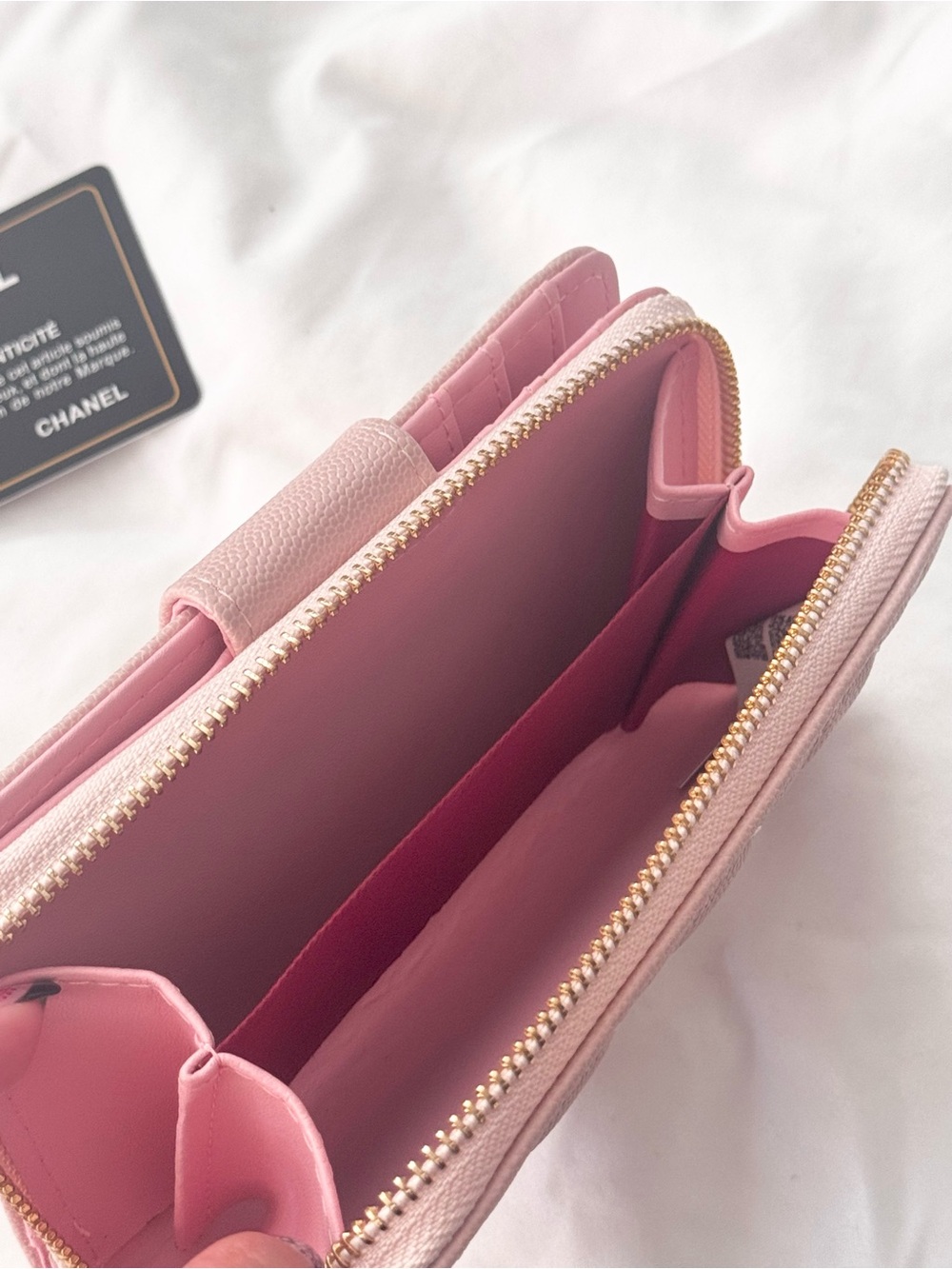 Classic Pink Quilted CC Wallet - Picture 5 of 5